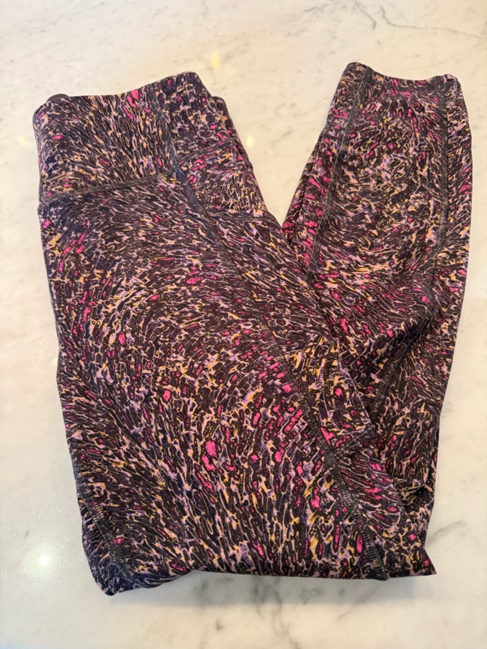 Lululemon Women's Patterned Active Leggings in Black and Pink Purple Size 8